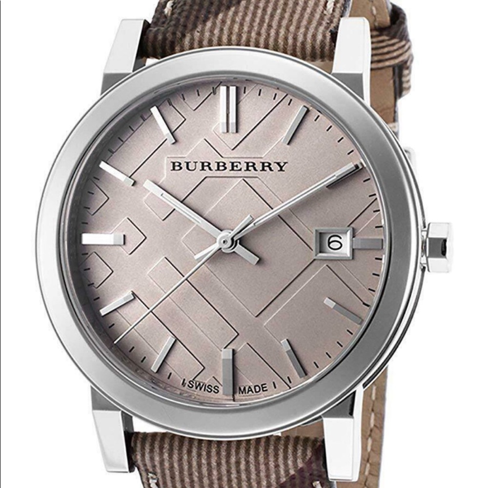 BRAND NEW BURBERRY WOMEN’S WATCH!!! With box!